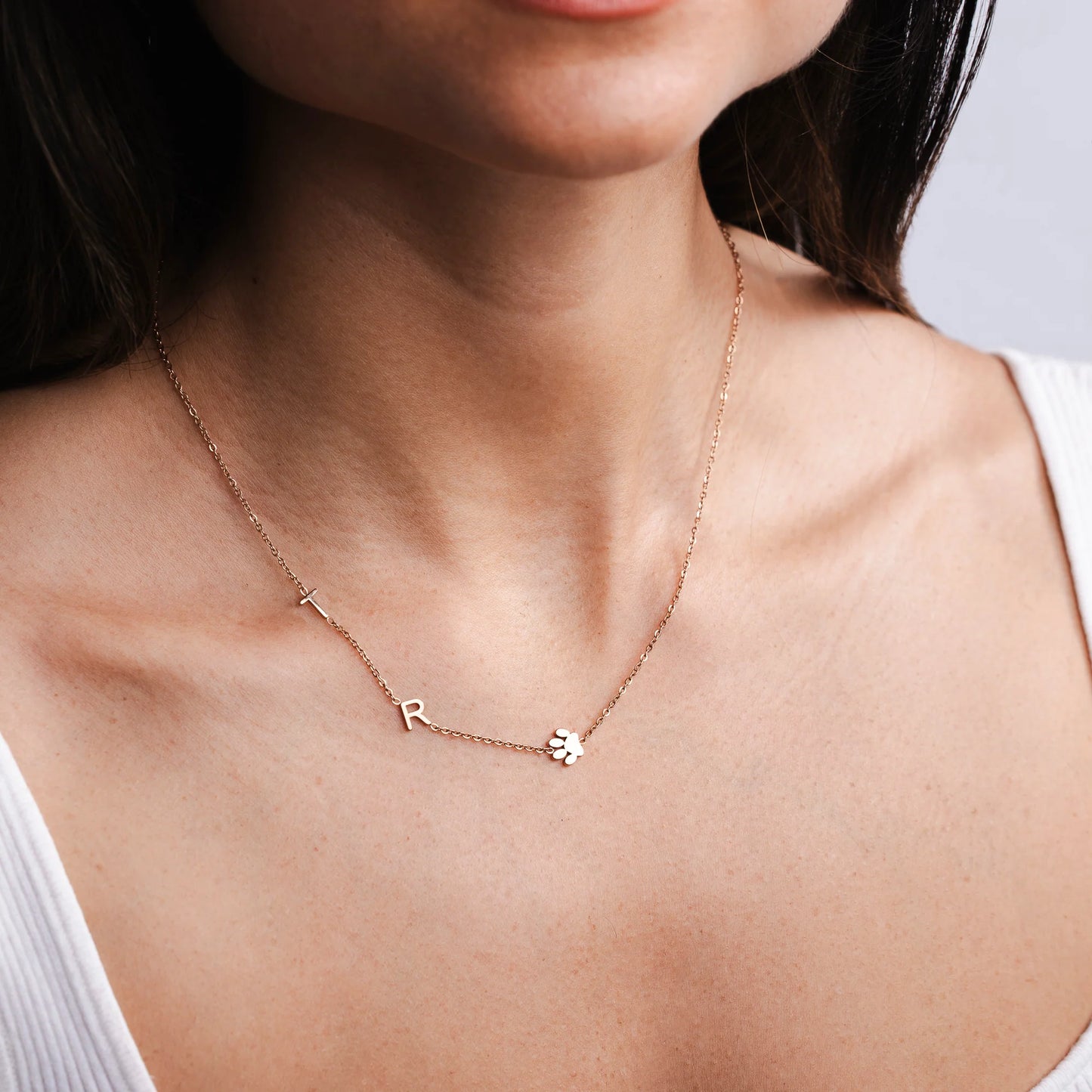 Collar personalizado con iniciales de lado