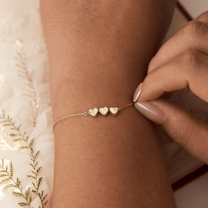 Pulsera personalizada con inicial y corazón