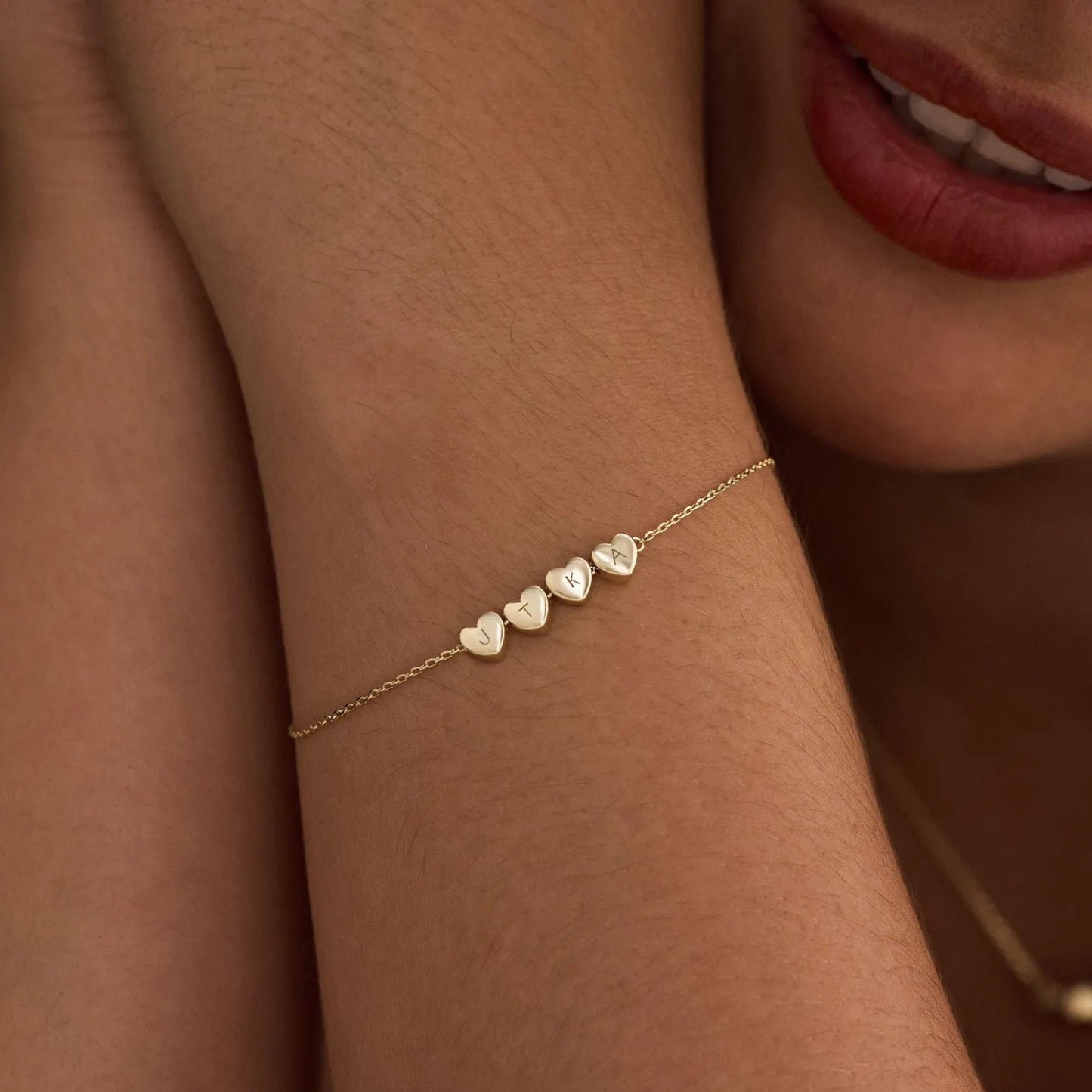 Pulsera personalizada con inicial y corazón