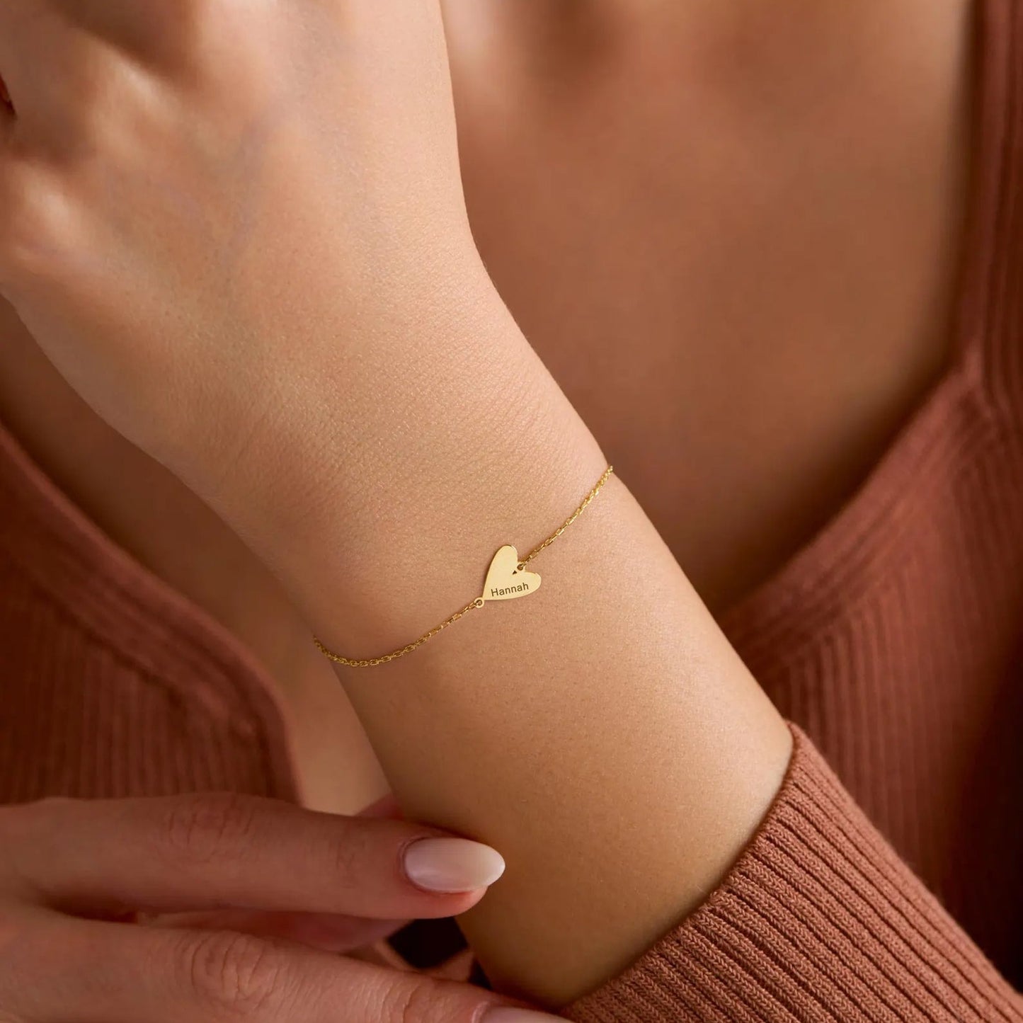 Pulsera personalizada con corazón grabado