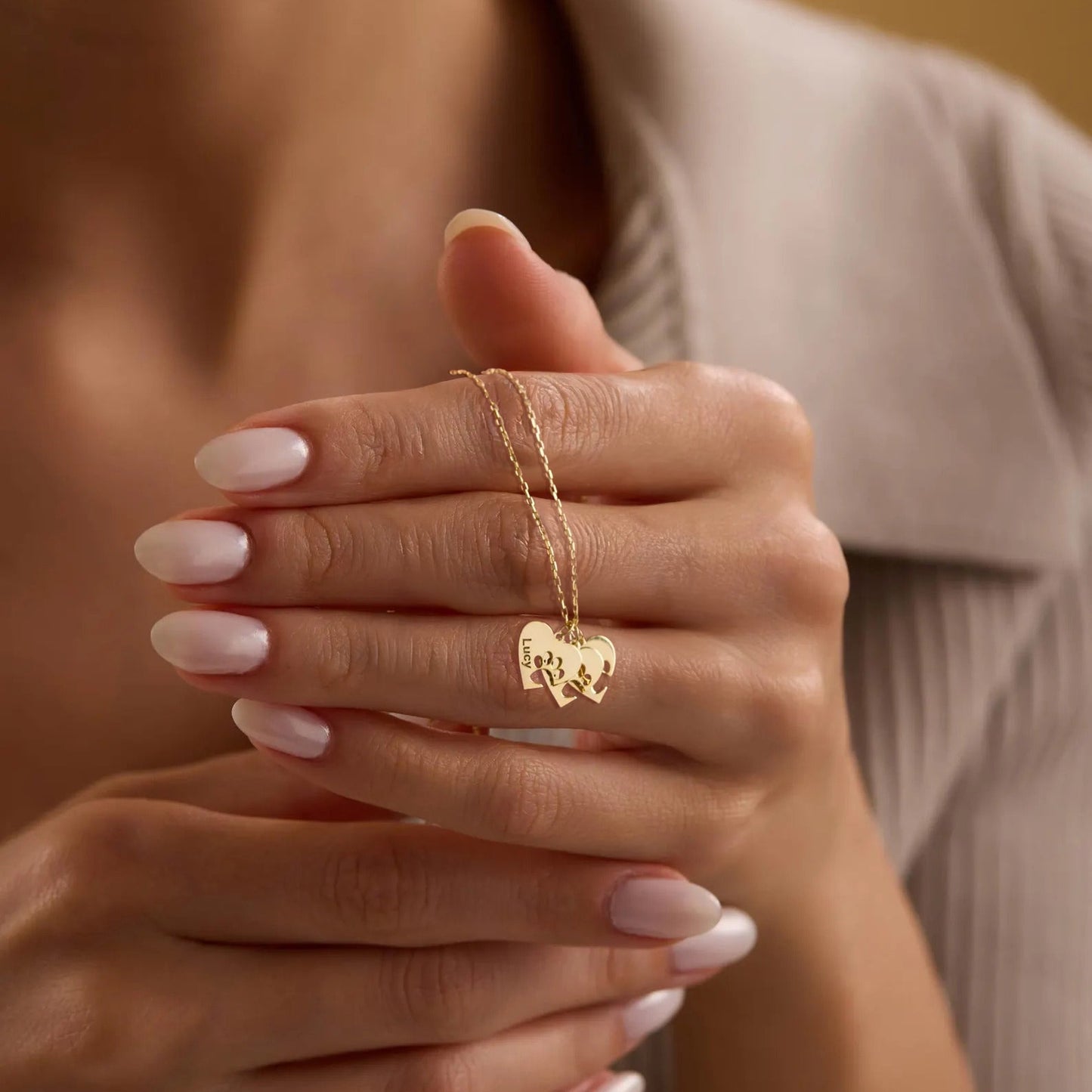 Collar personalizado con nombre y huella en corazón