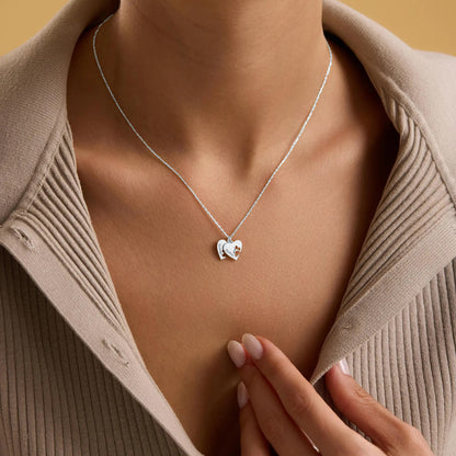 Collar personalizado con nombre y huella en corazón