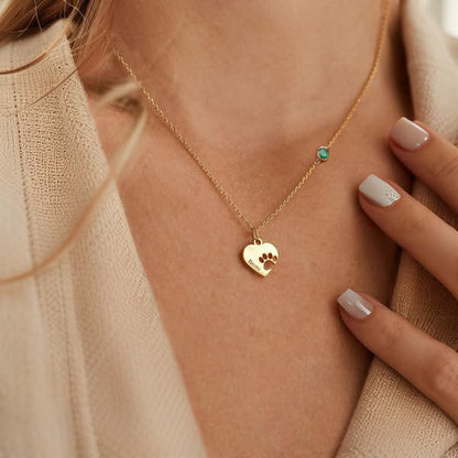 Collar personalizado con nombre y huella en corazón