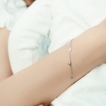 Pulsera con iniciales personalizadas en horizontal