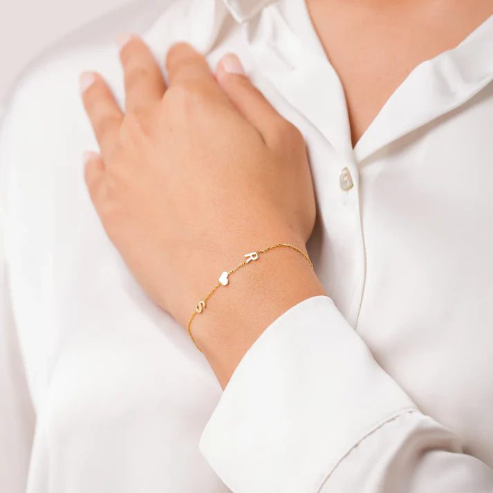 Pulsera con iniciales personalizadas en horizontal